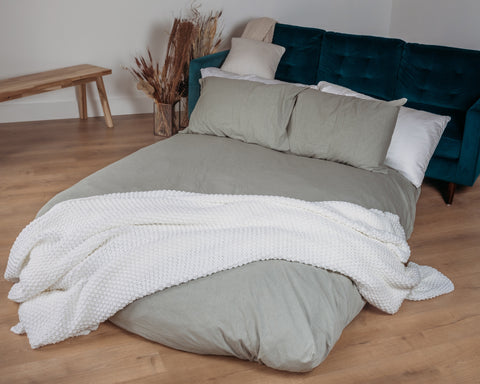 2-in-1 deluxe bean bag chair